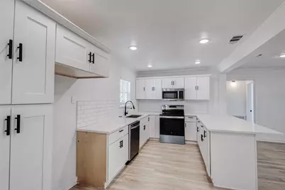 805 Crockett Street, Garland, TX 75040 - Photo 12