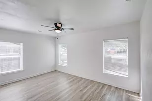 805 Crockett St, Garland, TX 75040 - Photo 4