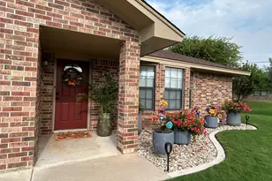 1509 Freedom St, Goldthwaite, TX 76844 - Photo 2