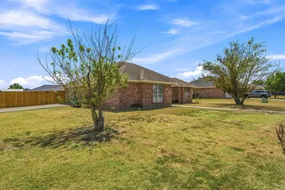 220 Knight Lane, Lacy Lakeview, TX 76705 - Photo 6