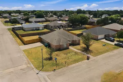 220 Knight Lane, Lacy Lakeview, TX 76705 - Photo 2