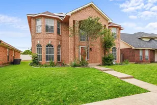 1521 Curtis Ln, Cedar Hill, TX 75104 - Photo 2