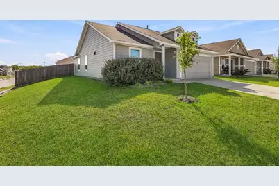 2901 Questa Street, Fort Worth, TX 76119 - Photo 2