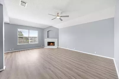 1506 Waters Edge Drive, Glenn Heights, TX 75154 - Photo 14