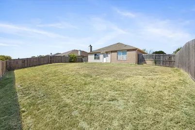 1506 Waters Edge Drive, Glenn Heights, TX 75154 - Photo 4