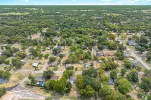 909 N Naid St, Grand Saline, TX 75140 - Photo 32