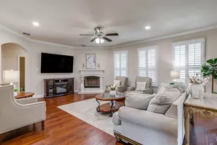 124 Lone Oak Dr, Crowley, TX 76036 - Photo 8