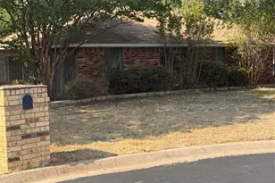 209 Porter Ct, Crowley, TX 76036 - Photo 22