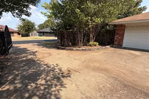 209 Porter Ct, Crowley, TX 76036 - Photo 28