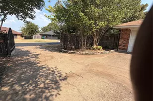 209 Porter Ct, Crowley, TX 76036 - Photo 30