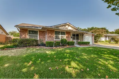 1726 Dorothy Drive, Grand Prairie, TX 75051 - Photo 2