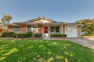 1726 Dorothy Dr, Grand Prairie, TX 75051 - Photo 1