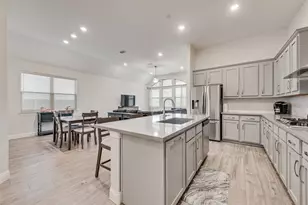 1721 Pattenson Trl, Fort Worth, TX 76052 - Photo 6