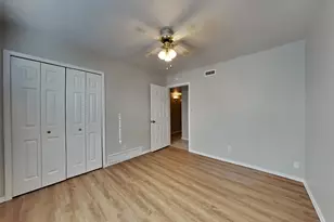 2112 Victoria Rd, Carrollton, TX 75007 - Photo 16