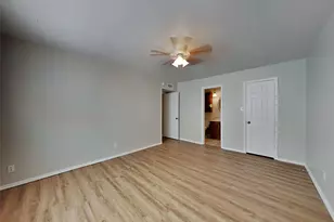 2112 Victoria Rd, Carrollton, TX 75007 - Photo 10