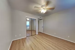 2112 Victoria Rd, Carrollton, TX 75007 - Photo 12
