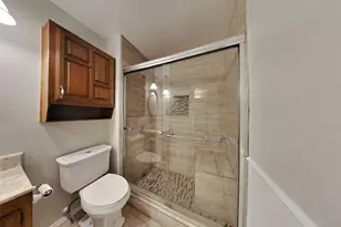 2112 Victoria Rd, Carrollton, TX 75007 - Photo 18