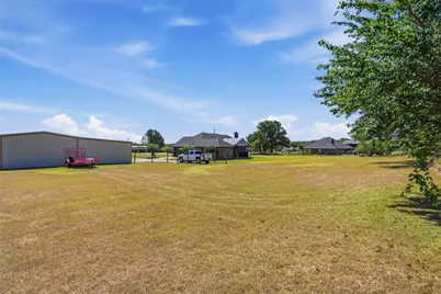201 N Casey Court, Springtown, TX 76082 - Photo 30