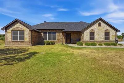 201 N Casey Court, Springtown, TX 76082 - Photo 2