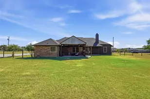 201 N Casey Ct, Springtown, TX 76082 - Photo 26