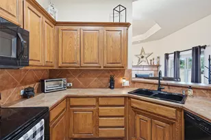 201 N Casey Ct, Springtown, TX 76082 - Photo 6