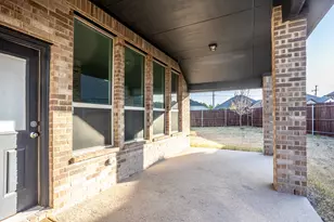 118 Sycamore St, Balch Springs, TX 75181 - Photo 2