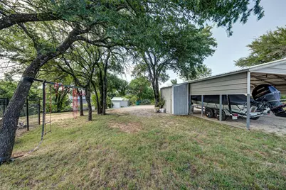 402 Aqua Way, Lake Bridgeport, TX 76426 - Photo 16