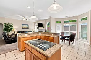 2402 N Hunter Pl Ln, Arlington, TX 76006 - Photo 4