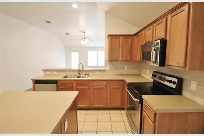 3256 Fluvia, Grand Prairie, TX 75054 - Photo 10