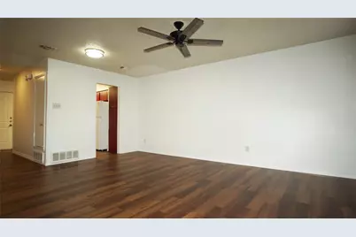 1008 Southmoor Drive #1012, Arlington, TX 76010 - Photo 2