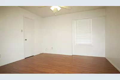1008 Southmoor Drive #1012, Arlington, TX 76010 - Photo 6