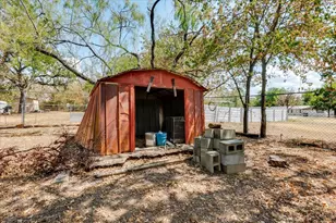 615 SW 20th St, Mineral Wells, TX 76067 - Photo 22