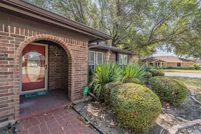 5500 Meadow Oak Street, North Richland Hills, TX 76180 - Photo 2