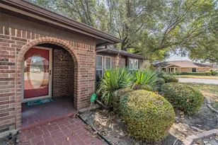 5500 Meadow Oak St, North Richland Hills, TX 76180 - Photo 2