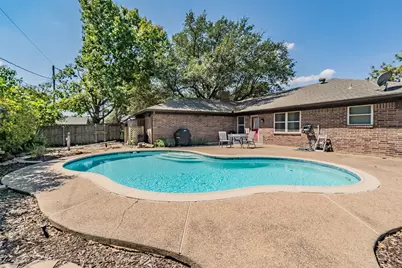 5500 Meadow Oak Street, North Richland Hills, TX 76180 - Photo 34
