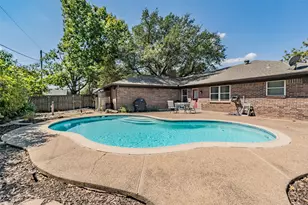 5500 Meadow Oak St, North Richland Hills, TX 76180 - Photo 34