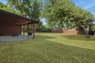829 Lee Dr, Bedford, TX 76022 - Photo 18