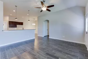 1029-1031 Skyview Ct, Midlothian, TX 76065 - Photo 2