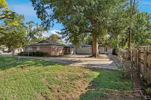 512 Brown Trail Ct, Hurst, TX 76053 - Photo 34