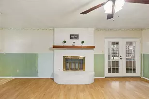 512 Brown Trail Ct, Hurst, TX 76053 - Photo 14