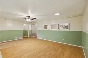 512 Brown Trail Ct, Hurst, TX 76053 - Photo 12