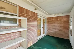 512 Brown Trail Ct, Hurst, TX 76053 - Photo 30