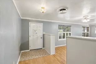512 Brown Trail Ct, Hurst, TX 76053 - Photo 4
