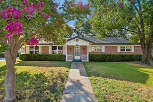 512 Brown Trail Ct, Hurst, TX 76053 - Photo 1