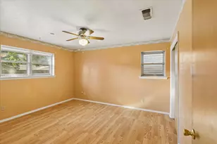 512 Brown Trail Ct, Hurst, TX 76053 - Photo 20