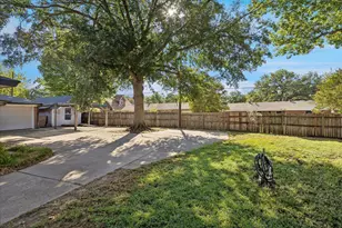 512 Brown Trail Ct, Hurst, TX 76053 - Photo 32