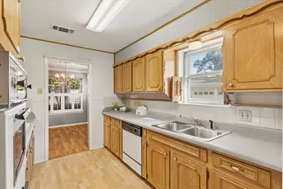 512 Brown Trail Court, Hurst, TX 76053 - Photo 16