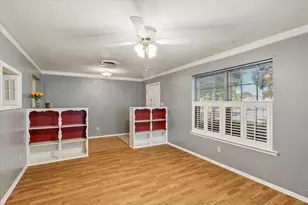 512 Brown Trail Ct, Hurst, TX 76053 - Photo 10