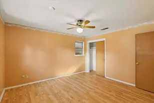 512 Brown Trail Ct, Hurst, TX 76053 - Photo 20