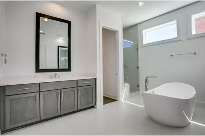 207 Carroll Street, Fort Worth, TX 76107 - Photo 8